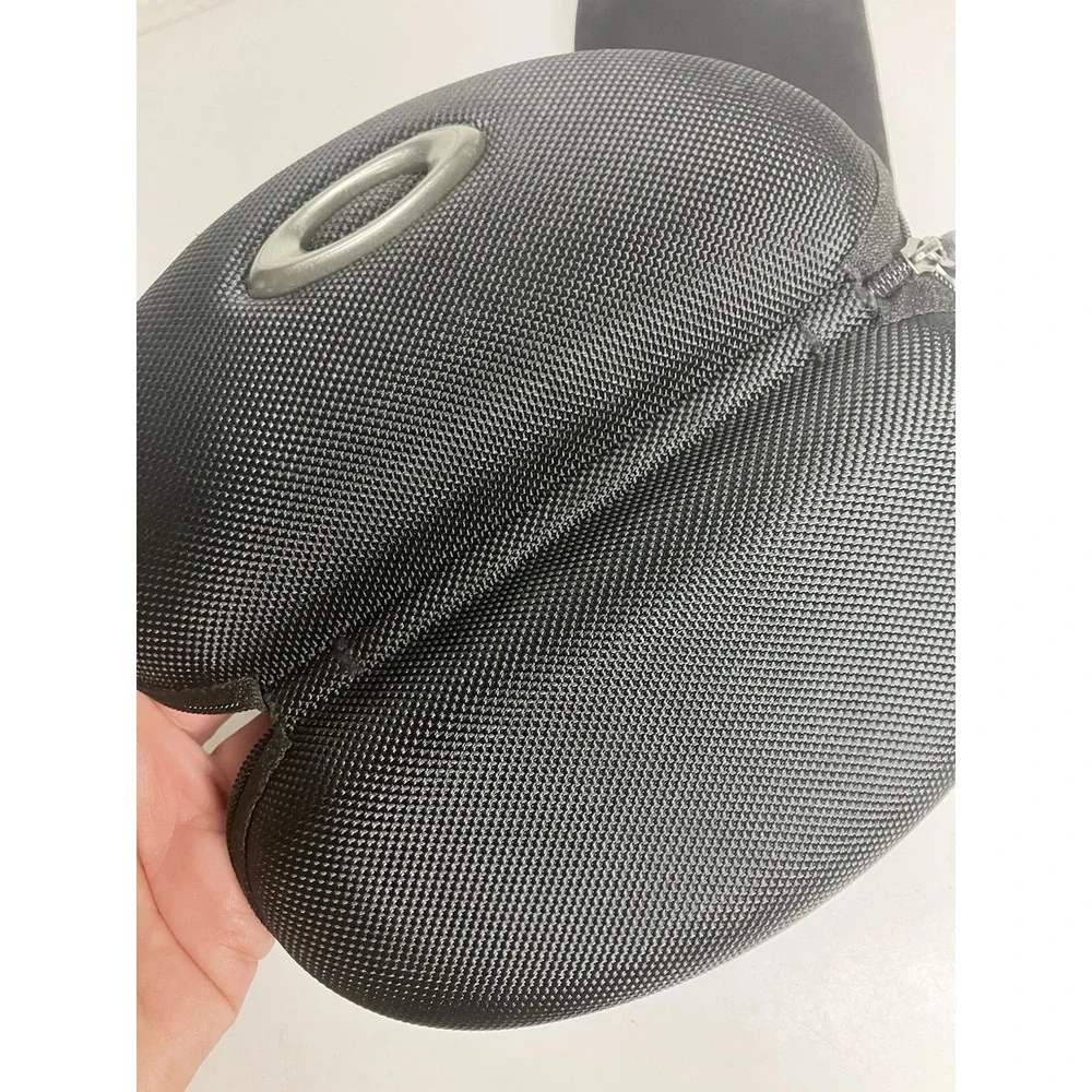 Oakley Sunglasses Textured Hard Clamshell Zip Case Micro Bag Black - Excellent